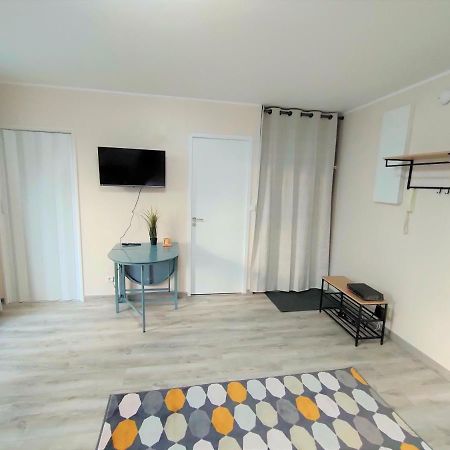 Lovely Flat Nearby Paris Fully Redone With Free Parking On Premises And Balcony Clichy Ngoại thất bức ảnh