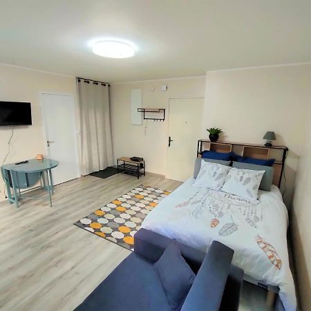 Lovely Flat Nearby Paris Fully Redone With Free Parking On Premises And Balcony Clichy Ngoại thất bức ảnh