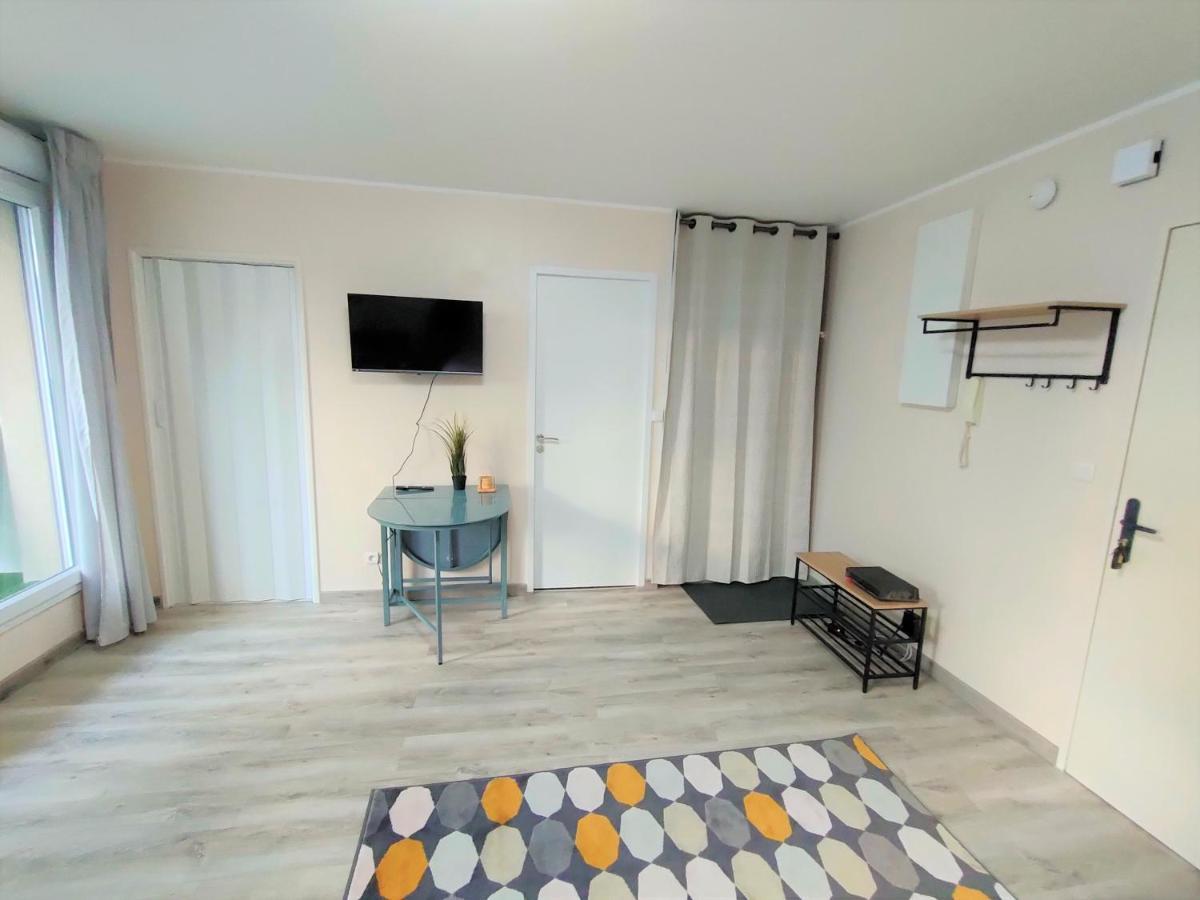 Lovely Flat Nearby Paris Fully Redone With Free Parking On Premises And Balcony Clichy Ngoại thất bức ảnh